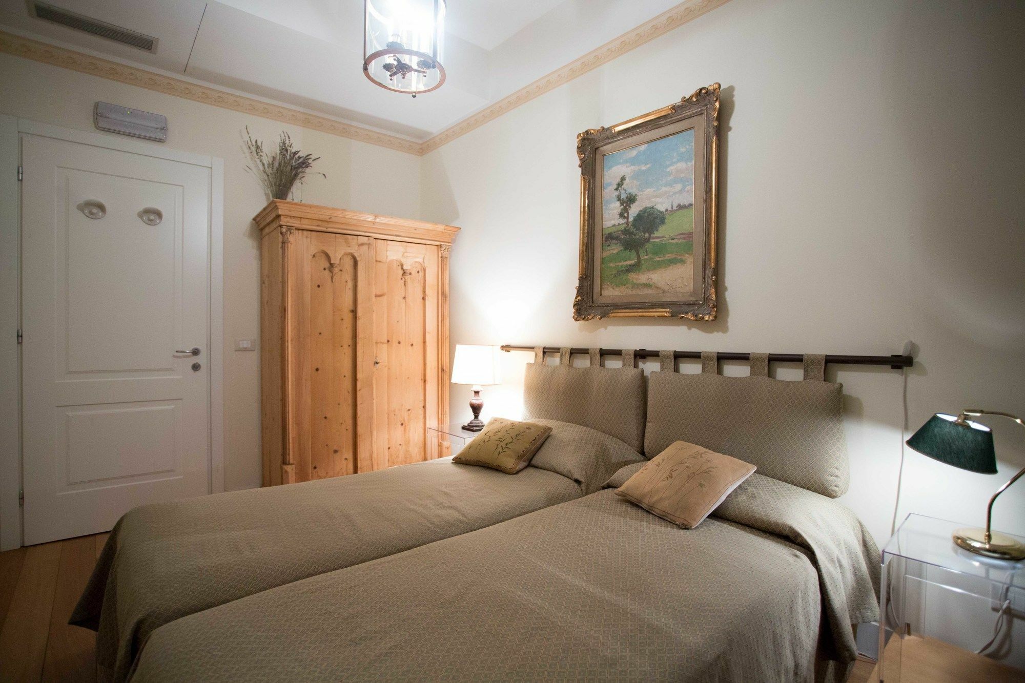 Hotel Residenza Le 6 A Trieste Esterno foto